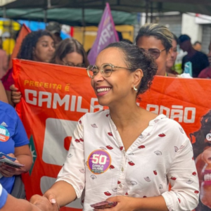 Candidatos avançam na reta final e mantêm polarização