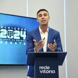 “Sou contra aborto, linguagem neutra e ideologia de gênero”, diz Weverson em debate