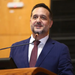 Idosos e PDCs poderão acessar o cartão de estacionamento com mais facilidade