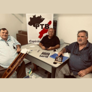 Capixabas coletam assinaturas para a recriação do PTB