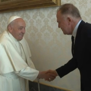 Casagrande é recebido pelo Papa Francisco no Vaticano