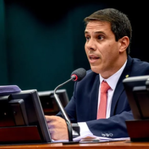 Amaro aposta no Republicanos e indica construção sobre Pazolini