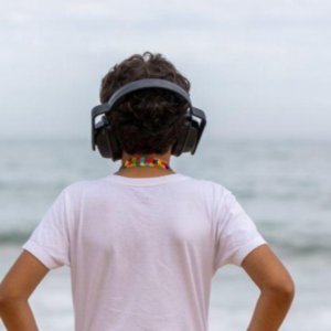 Abafadores para autistas serão distribuídos no Réveillon de Vila Velha