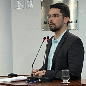 A pedido de Ferraço, Victor Coelho envia para Câmara projeto para adiar aumento do IPTU em Cachoeiro