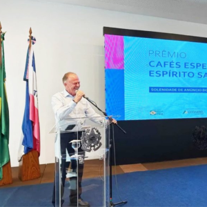 Agricultores recebem prêmio “Cafés Especiais Espírito Santo”