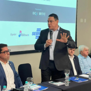Impactos da reforma tributária nas micro e pequenas empresas são discutidos em Vitória