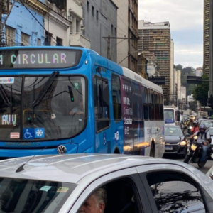 Mais de 1 milhão de veículos circulam na Grande Vitória e impactam a qualidade do ar