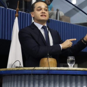 Pazolini presta contas à Câmara de Vereadores de Vitória