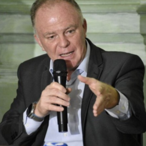 “Não tem nenhuma conversa sobre mudança no governo”, diz Casagrande