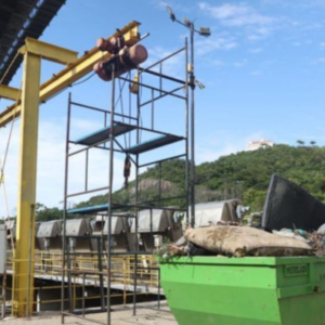 Quatro toneladas de lixo são retiradas de estações de bombeamento