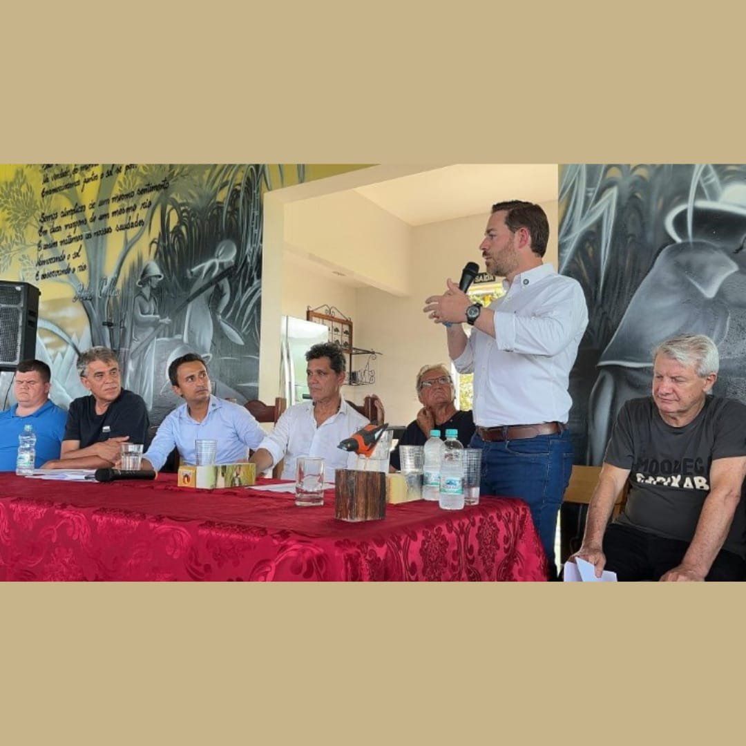 Em Linhares, Ferraço e Renzo apresentam projeto da ES 442