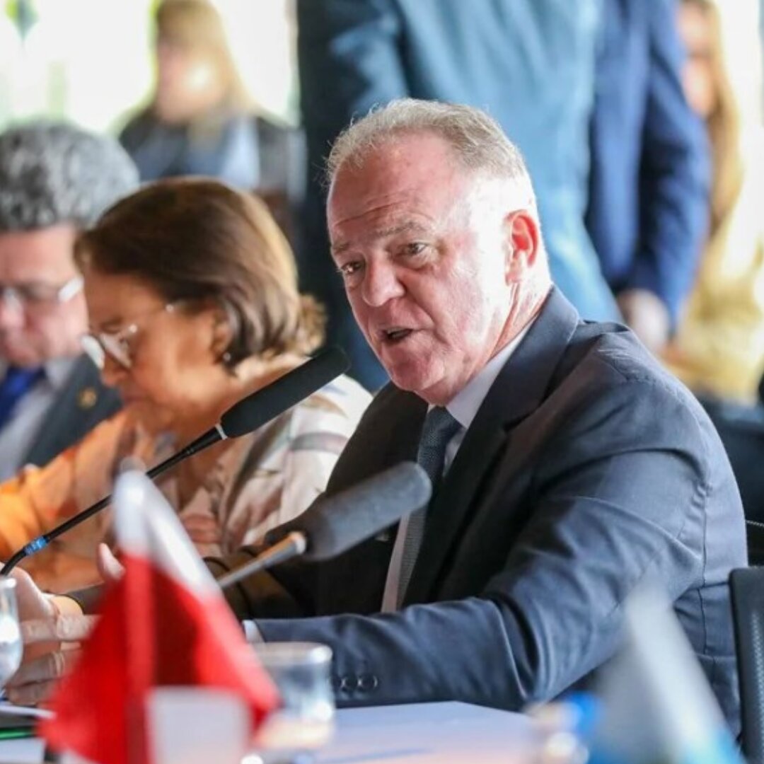 Casagrande lidera a corrida para o Senado Federal