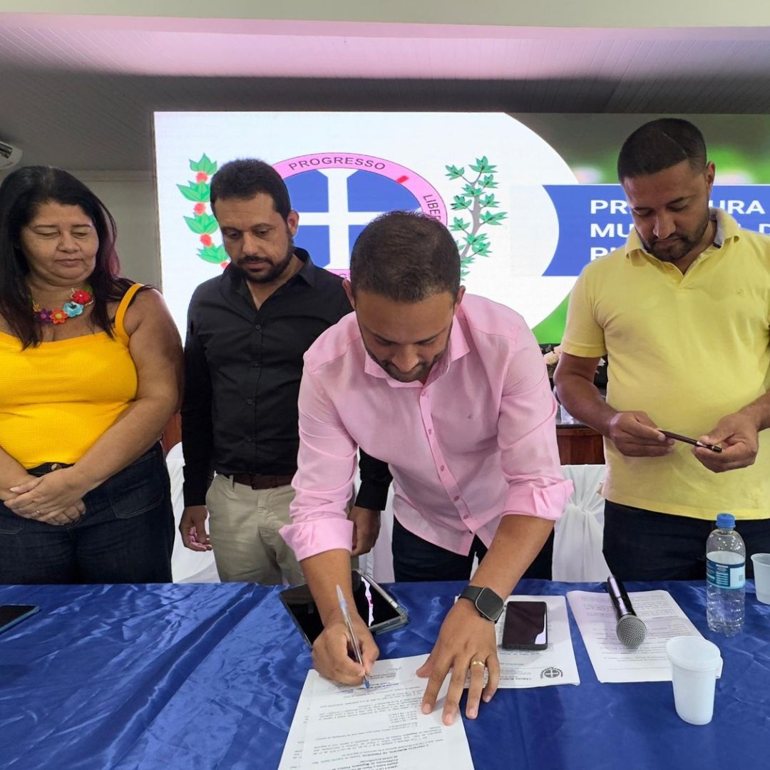 Pinheiros: Câmara aprova projeto da prefeitura que concede reajuste e revisão geral a servidores públicos do município