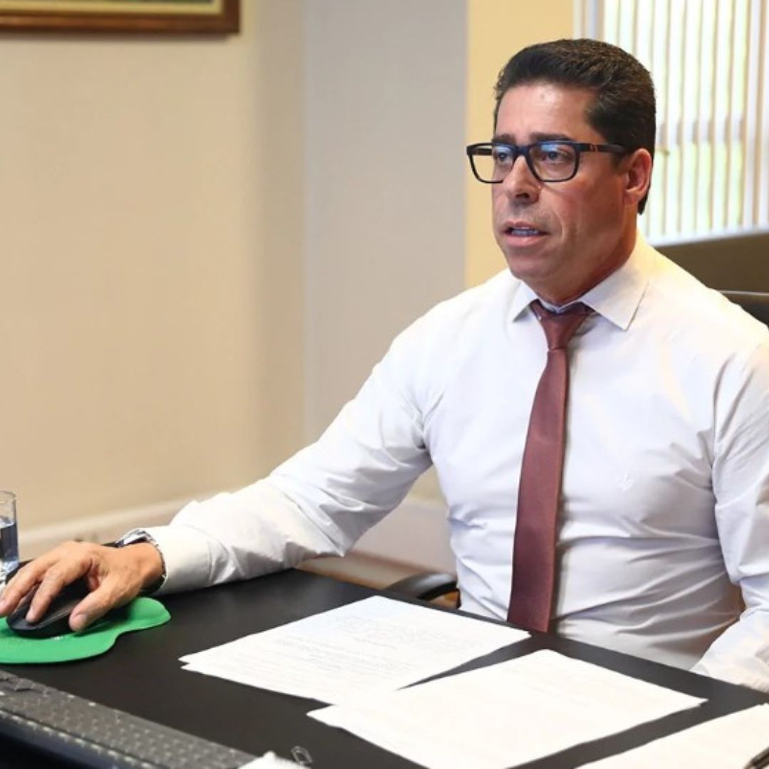 Reeleito com unanimidade, Marcelo Santos promete expansão de projetos e melhorias estruturais na Ales