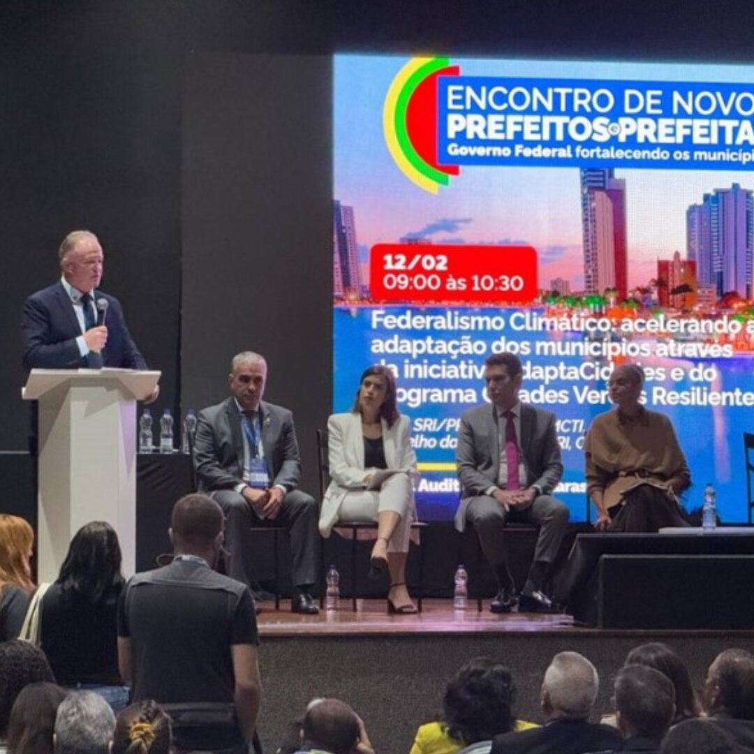 Governo do ES discute adaptação às mudanças climáticas com prefeitos