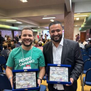 Vice-prefeito de Pinheiros, Welton Pezão, é homenageado no Congresso da ASCAMVES