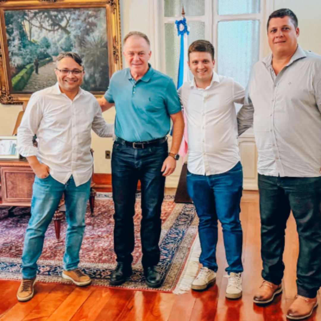 Prefeito de Alfredo Chaves se reúne com Casagrande por investimentos