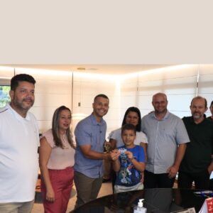 Inclusão Digital: Viana lança formulário online e aplicativo para emissão da Carteira Digital do Autista