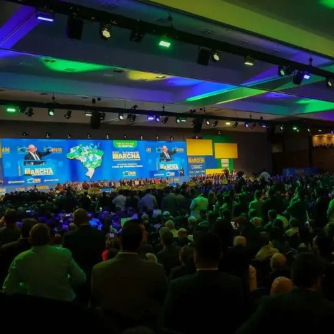 Prefeitos capixabas participam da Marcha a Brasília em busca de investimentos e valorização dos municípios