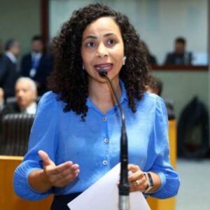 Deputados aprovam projeto que cria programa contra violência obstétrica