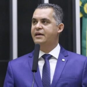 Avaliando ter mais perdas do que ganhos, Podemos recua no processo de fusão com PSDB
