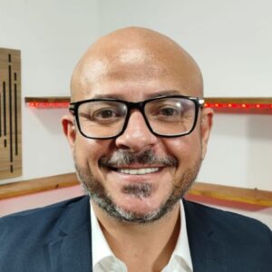 Subsecretário de Educação visita escolas e ouve comunidade em Cariacica