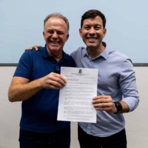 Tarifaço: Arnaldinho entrega reivindicações de empresários a Casagrande