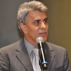 Deputado anuncia saída do Republicanos e declara apoio a Casagrande e Ricardo