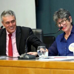 Deputados defendem cota obrigatória para artistas locais em shows no Espírito Santo