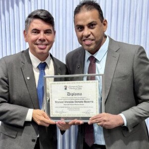 Messias Donato recebe título de Cidadão Vitoriense e promete seguir atuando “com coragem” pela capital