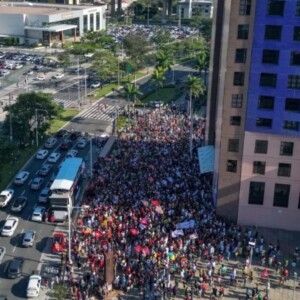 Reflexos da manifestação contra PEC da Blindagem no Espírito Santo