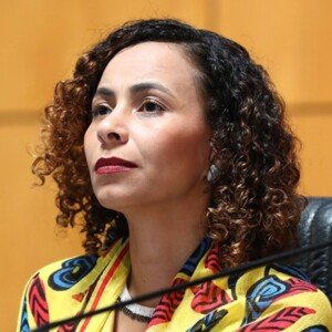 Projeto de lei quer impedir corte de água e energia para famílias de baixa renda em período de calor extremo