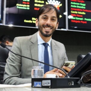 Lei que garantia sepultura perpétua a políticos em Vitória é revogada