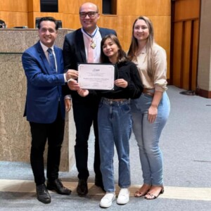 Gandini cobra pagamento do piso e reforça valorização dos professores