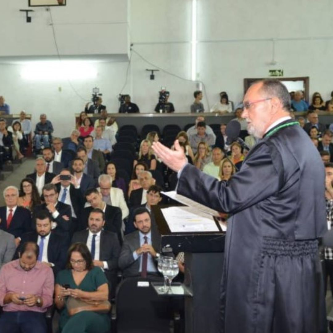 Grande aliado de Casagrande é eleito presidente do TCES