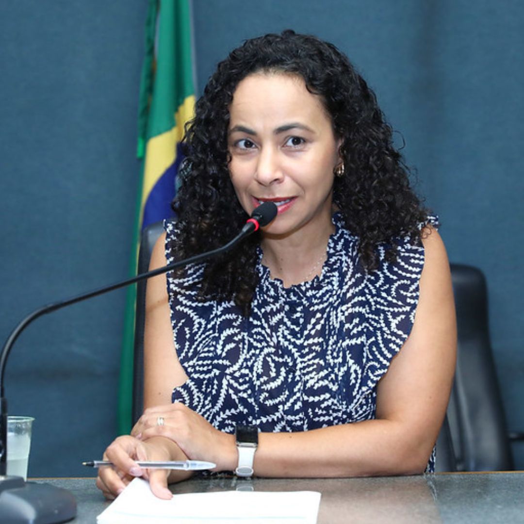 Justiça suspende demolições na Praia do Barrão