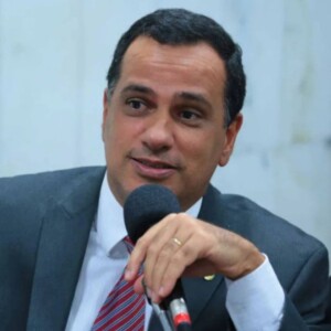 Max ameaça deixar o PSDB caso Arnaldinho assuma o comando do partido