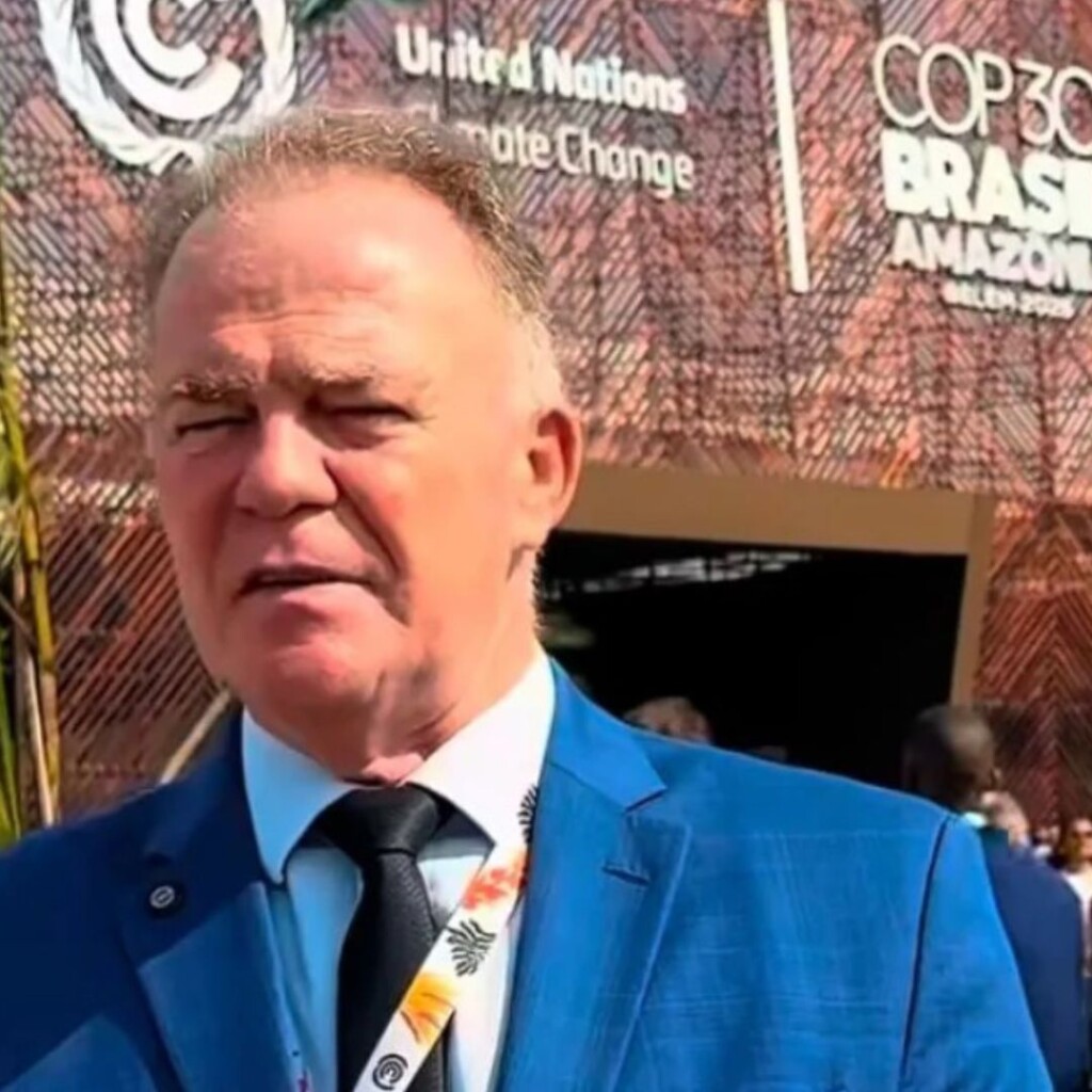 A vitrine (inter)nacional de Renato Casagrande