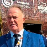 A vitrine (inter)nacional de Renato Casagrande