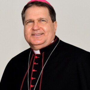 Arcebispo de Vitória sai em defesa de padre contra ataques de deputado