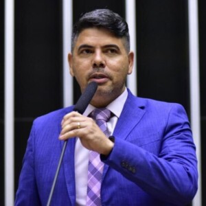 Messias Donato cobra INSS por atraso no Seguro-Defeso de pescadores artesanais de Guarapari