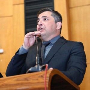 Deputado cobra orientação sobre entrega voluntária para adoção