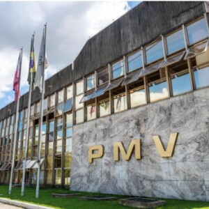 Prefeito Pazolini cumpre promessa de campanha e amplia corte de cargos comissionados em Vitória