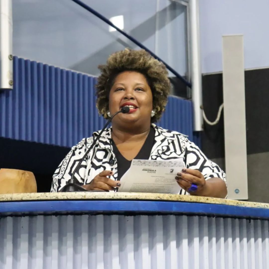 Projeto de vereadora é sancionado e Vitória, com prefeita, ganha novo mecanismo contra feminicídio