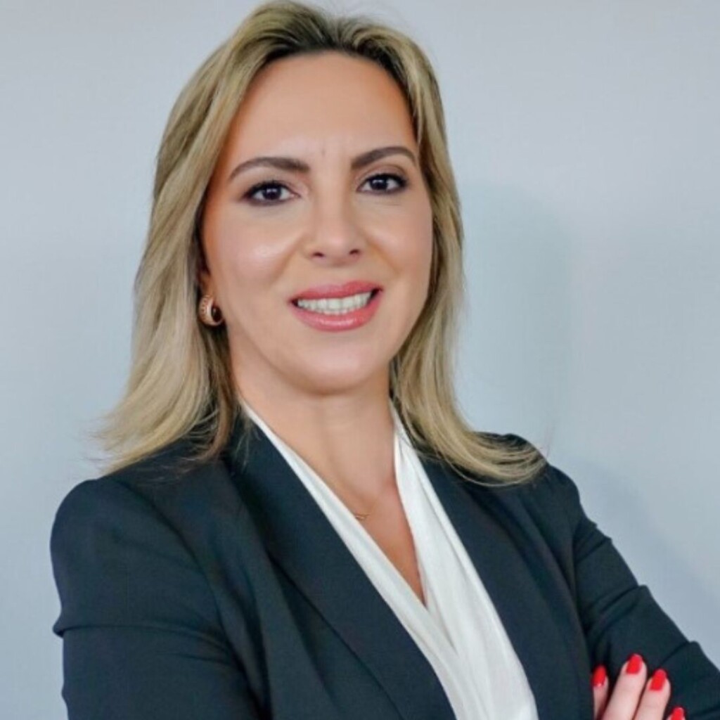 Cris Samorini não aceitará simbolismo e promete decisões firmes como primeira mulher no comando de Vitória