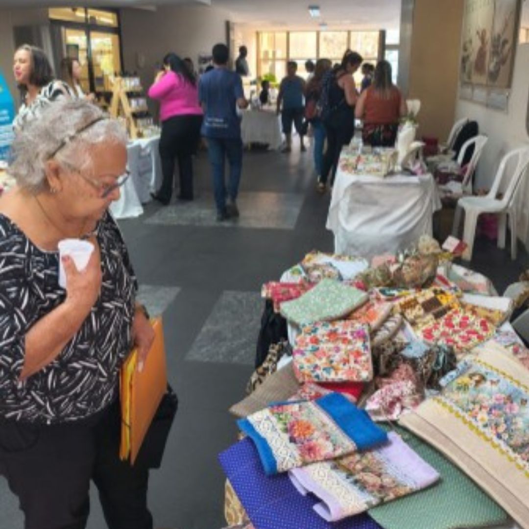 Criatividade que gera renda: feira valoriza o empreendedorismo feminino em Vitória
