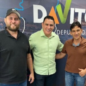 Articulação política consolidada fortalece João Neiva no cenário estadual e federal