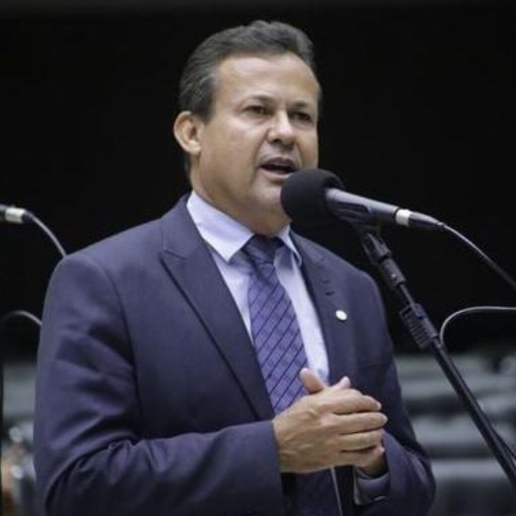 Neucimar Fraga anuncia retorno ao PL após mudanças no cenário eleitoral