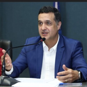 Tecnologia capixaba promete monitorar água nas praias em tempo real