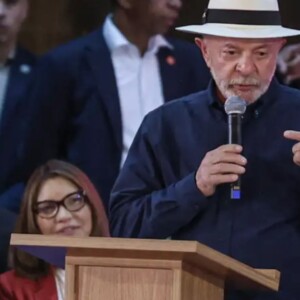 Lula no ES: “Nunca fomos atrás de Lei Daniel Vorcaro para financiar artista”